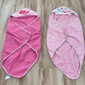 Hooded towels for baby girls. Just born. Circo.